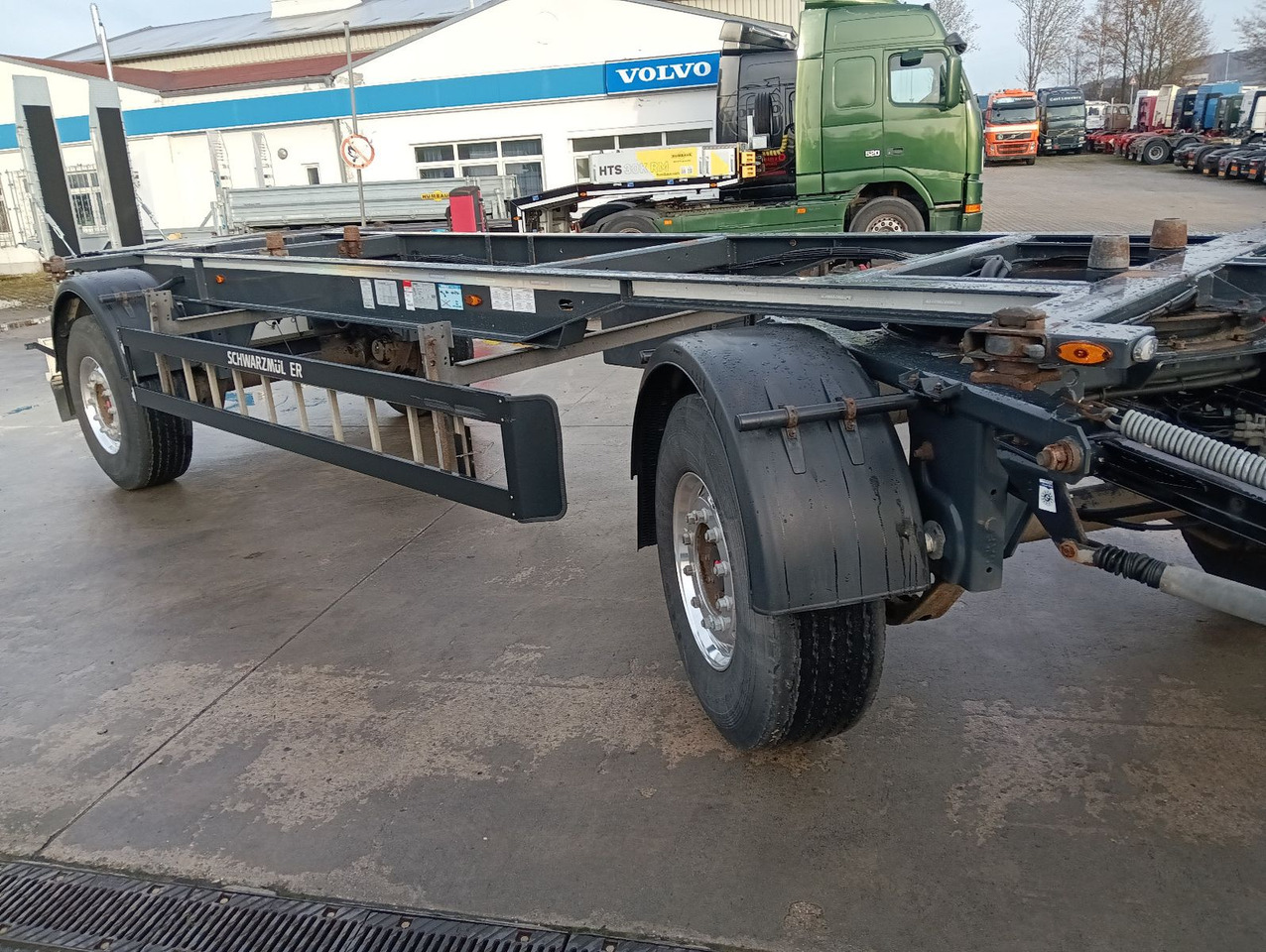 Schwarzmüller 2-A BDF 1,22/1,32 ALCOA Alufelgen ADR 120tkm TÜV Schwarzmüller 2-A BDF 1,22/1,32 ALCOA Alufelgen ADR 120tkm TÜV - Container/ Wechselfahrgestell Anhänger: das Bild 5 Schwarzmüller 2-A BDF 1,22/1,32 ALCOA Alufelgen ADR 120tkm TÜV Schwarzmüller 2-A BDF 1,22/1,32 ALCOA Alufelgen ADR 120tkm TÜV - Container/ Wechselfahrgestell Anhänger: das Bild 5