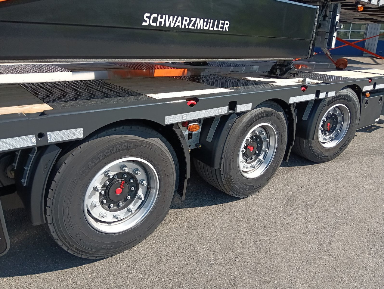 Pritschenauflieger/ Plattformauflieger Schwarzmüller 3Achs Tele Rampen TwistLock40+2x20"SAF Lenk+Lift: das Bild 21 Pritschenauflieger/ Plattformauflieger Schwarzmüller 3Achs Tele Rampen TwistLock40+2x20"SAF Lenk+Lift: das Bild 21