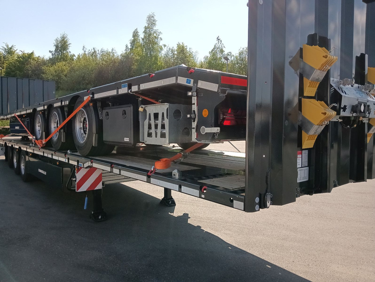 Pritschenauflieger/ Plattformauflieger Schwarzmüller 3Achs Tele Rampen TwistLock40+2x20"SAF Lenk+Lift: das Bild 28 Pritschenauflieger/ Plattformauflieger Schwarzmüller 3Achs Tele Rampen TwistLock40+2x20"SAF Lenk+Lift: das Bild 28