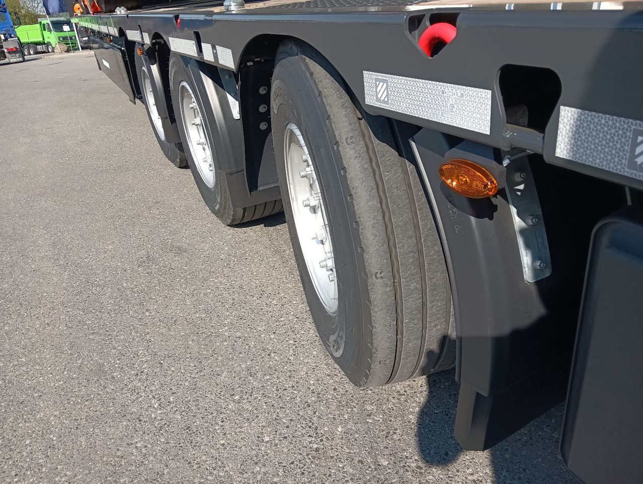 Pritschenauflieger/ Plattformauflieger Schwarzmüller 3Achs Tele Rampen TwistLock40+2x20"SAF Lenk+Lift: das Bild 14 Pritschenauflieger/ Plattformauflieger Schwarzmüller 3Achs Tele Rampen TwistLock40+2x20"SAF Lenk+Lift: das Bild 14