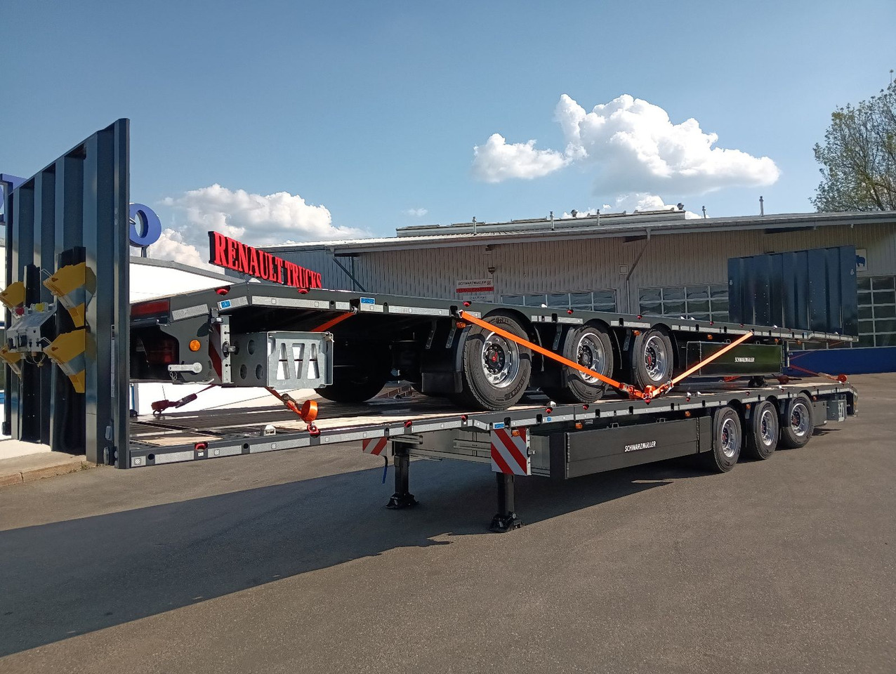 Pritschenauflieger/ Plattformauflieger Schwarzmüller 3Achs Tele Rampen TwistLock40+2x20"SAF Lenk+Lift: das Bild 7 Pritschenauflieger/ Plattformauflieger Schwarzmüller 3Achs Tele Rampen TwistLock40+2x20"SAF Lenk+Lift: das Bild 7