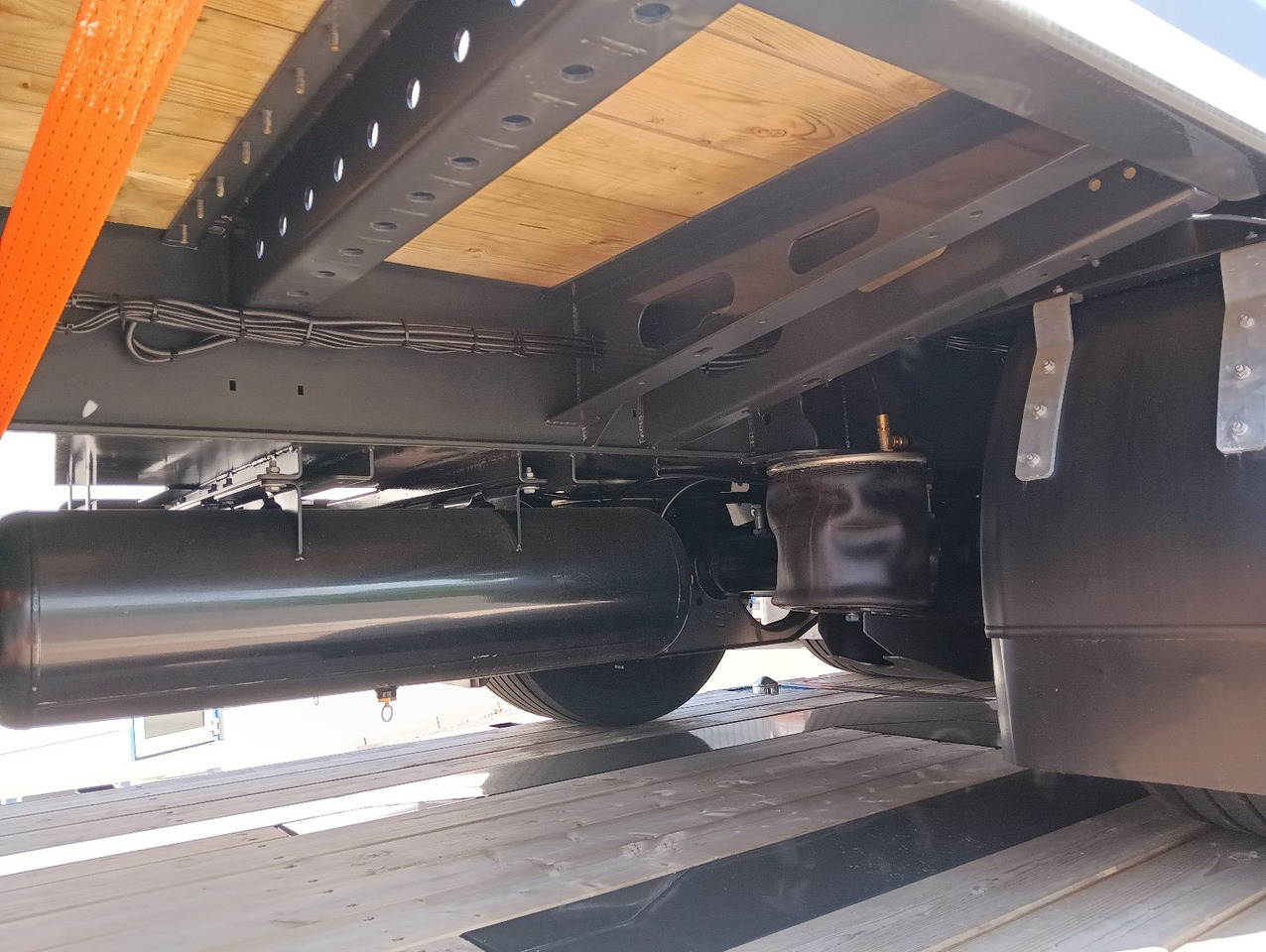 Pritschenauflieger/ Plattformauflieger Schwarzmüller 3Achs Tele Rampen TwistLock40+2x20"SAF Lenk+Lift: das Bild 24 Pritschenauflieger/ Plattformauflieger Schwarzmüller 3Achs Tele Rampen TwistLock40+2x20"SAF Lenk+Lift: das Bild 24