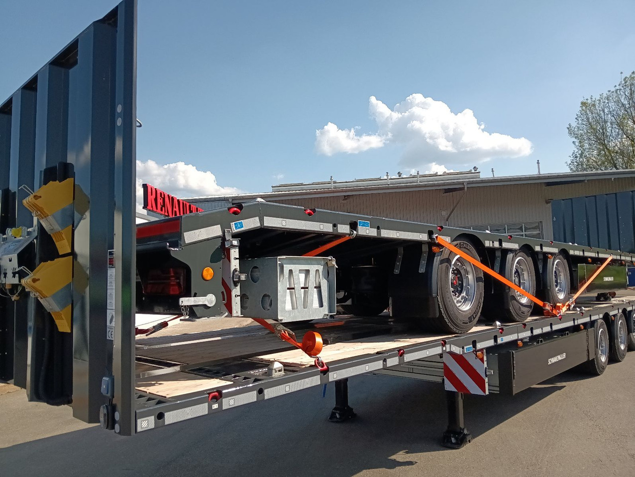 Pritschenauflieger/ Plattformauflieger Schwarzmüller 3Achs Tele Rampen TwistLock40+2x20"SAF Lenk+Lift: das Bild 9 Pritschenauflieger/ Plattformauflieger Schwarzmüller 3Achs Tele Rampen TwistLock40+2x20"SAF Lenk+Lift: das Bild 9