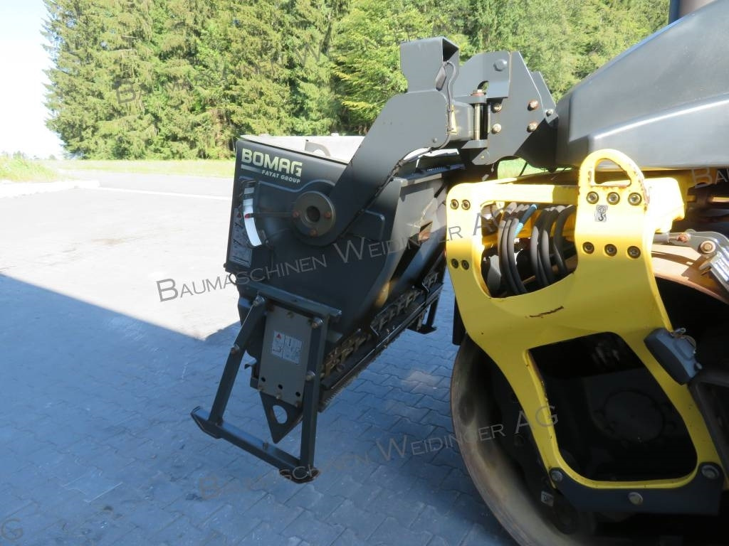 Bomag BS 150 - Salzstreuer: das Bild 4 Bomag BS 150 - Salzstreuer: das Bild 4
