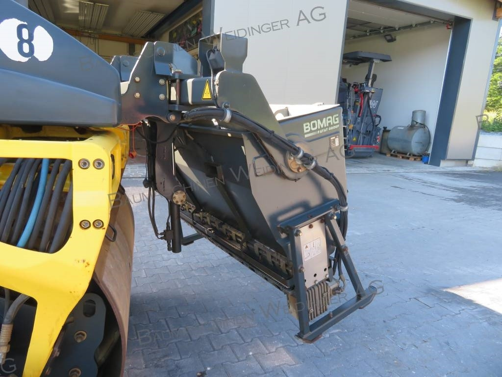 Bomag BS 150 - Salzstreuer: das Bild 2 Bomag BS 150 - Salzstreuer: das Bild 2