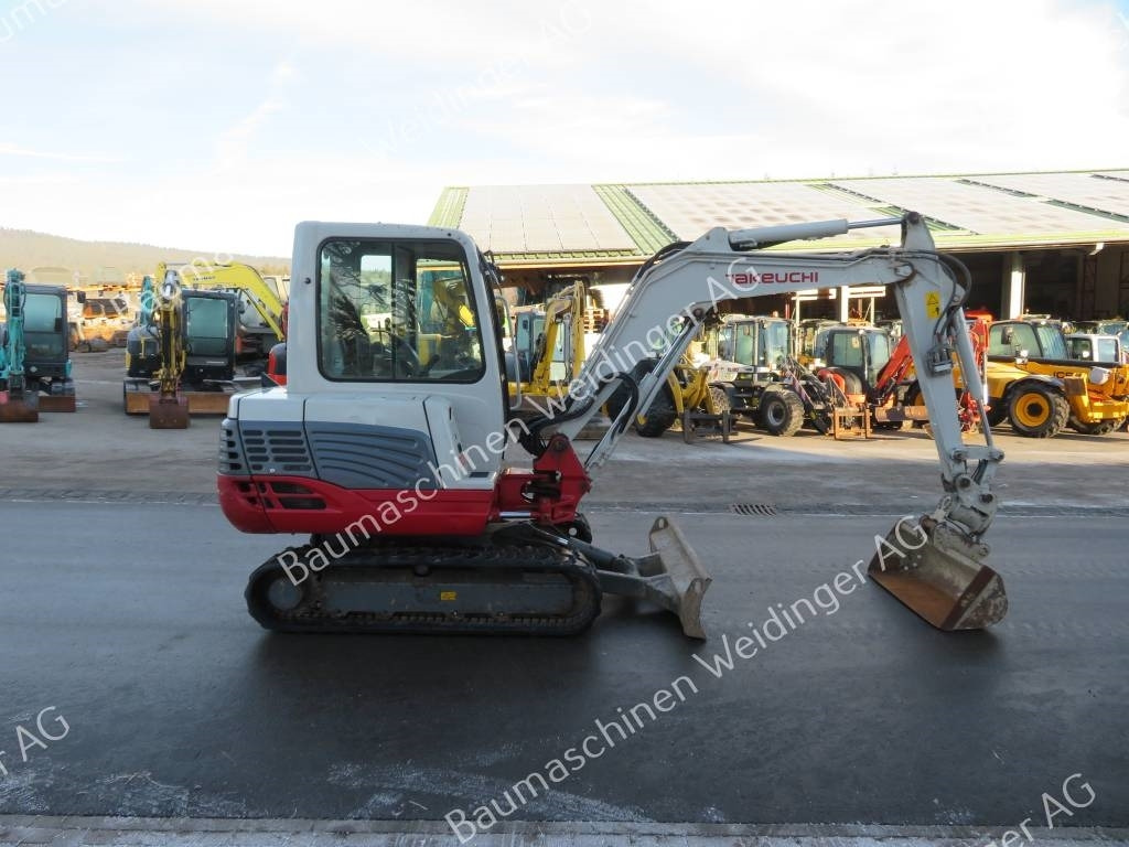 Takeuchi TB 235 - Minibagger: das Bild 2 Takeuchi TB 235 - Minibagger: das Bild 2