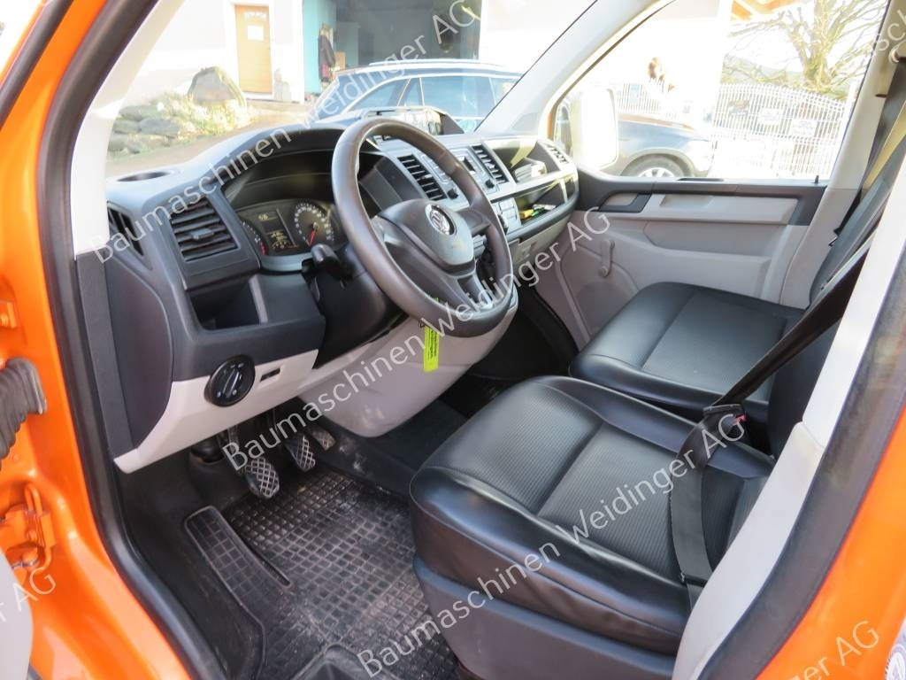 Pritsche Transporter, Transporter mit Doppelkabine VW Doka T6: das Bild 6
