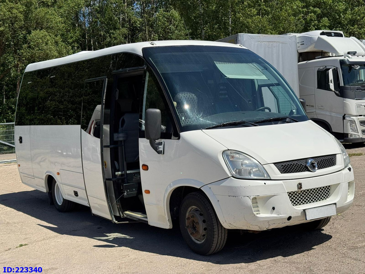 IVECO Wing Euro5 25 places - Reisebus: das Bild 2 IVECO Wing Euro5 25 places - Reisebus: das Bild 2
