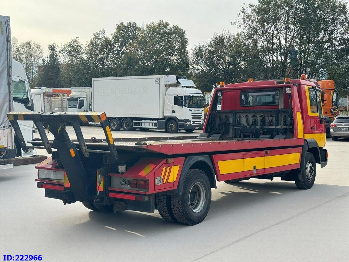 MAN 12.224 - Abschleppwagen: das Bild 4 MAN 12.224 - Abschleppwagen: das Bild 4