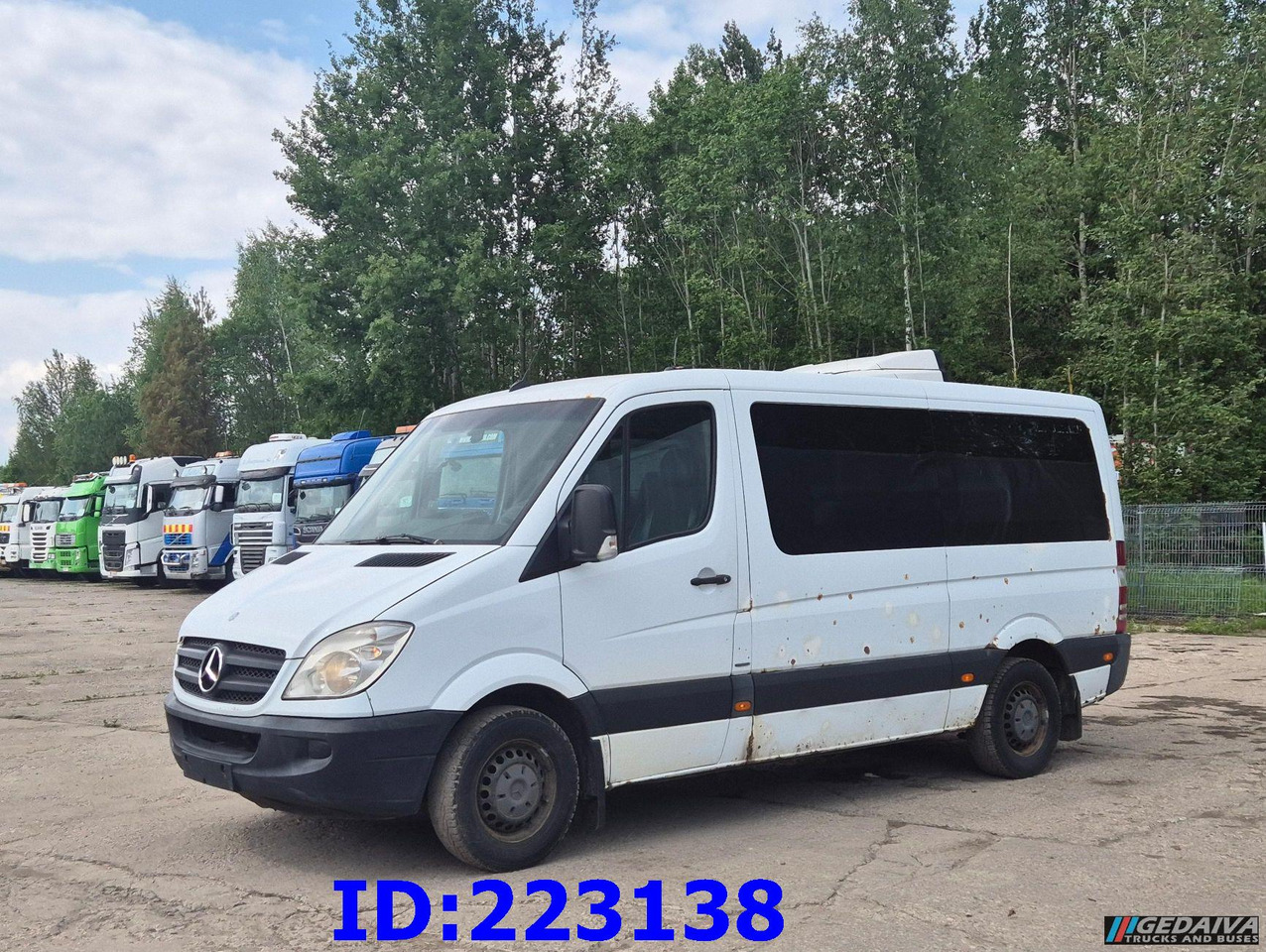 MERCEDES-BENZ Sprinter 213 - Euro5 - Reisebus: das Bild 4 MERCEDES-BENZ Sprinter 213 - Euro5 - Reisebus: das Bild 4