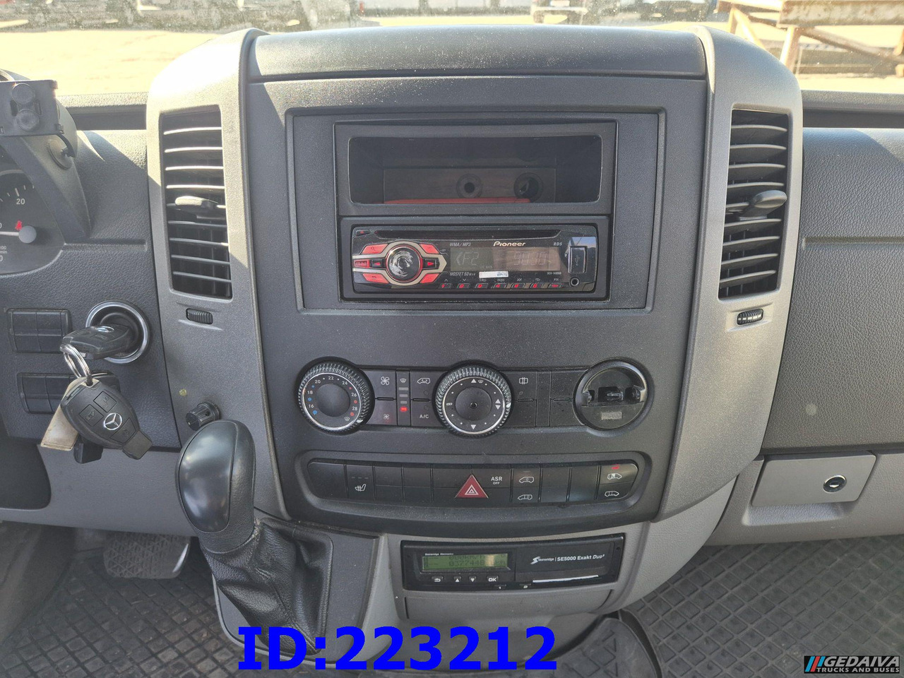 Reisebus MERCEDES-BENZ Sprinter 316 VIP Euro5: das Bild 14