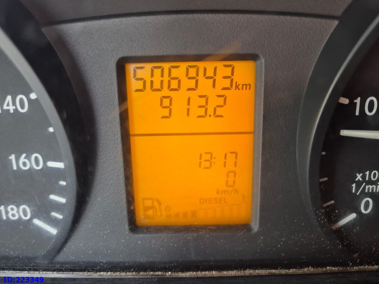 Reisebus MERCEDES-BENZ Sprinter 516 23 places: das Bild 11