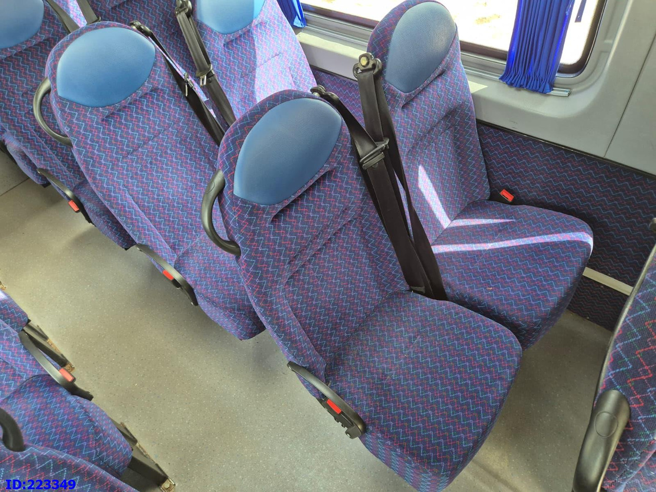 Reisebus MERCEDES-BENZ Sprinter 516 23 places: das Bild 19