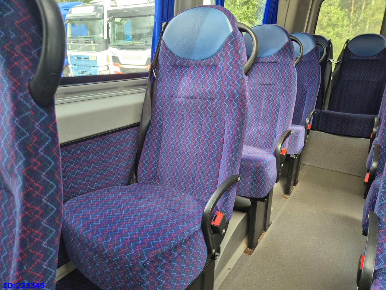 Reisebus MERCEDES-BENZ Sprinter 516 23 places: das Bild 17