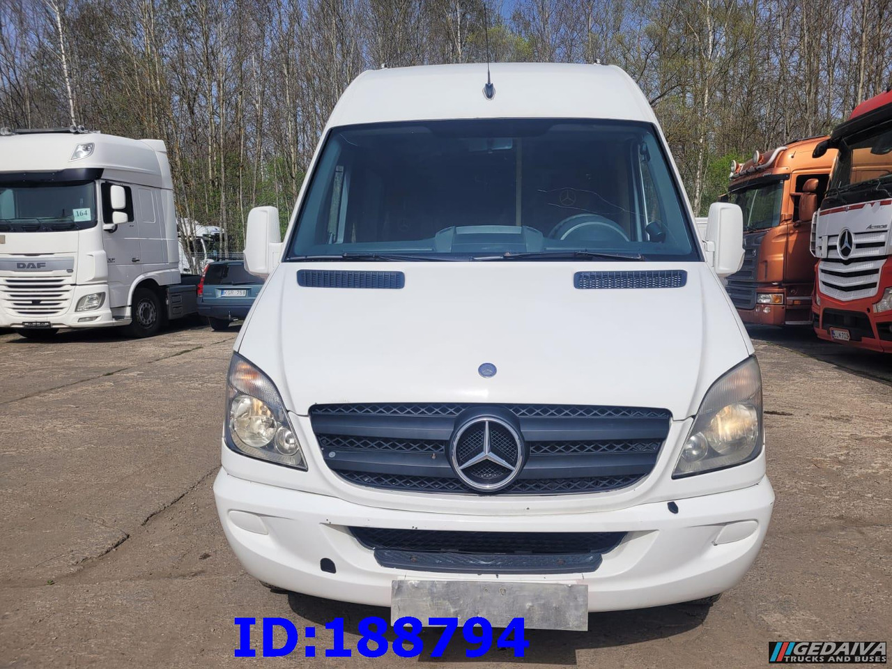 MERCEDES-BENZ Sprinter 518 - Kasten VIP - 20 Seater - Reisebus: das Bild 2 MERCEDES-BENZ Sprinter 518 - Kasten VIP - 20 Seater - Reisebus: das Bild 2