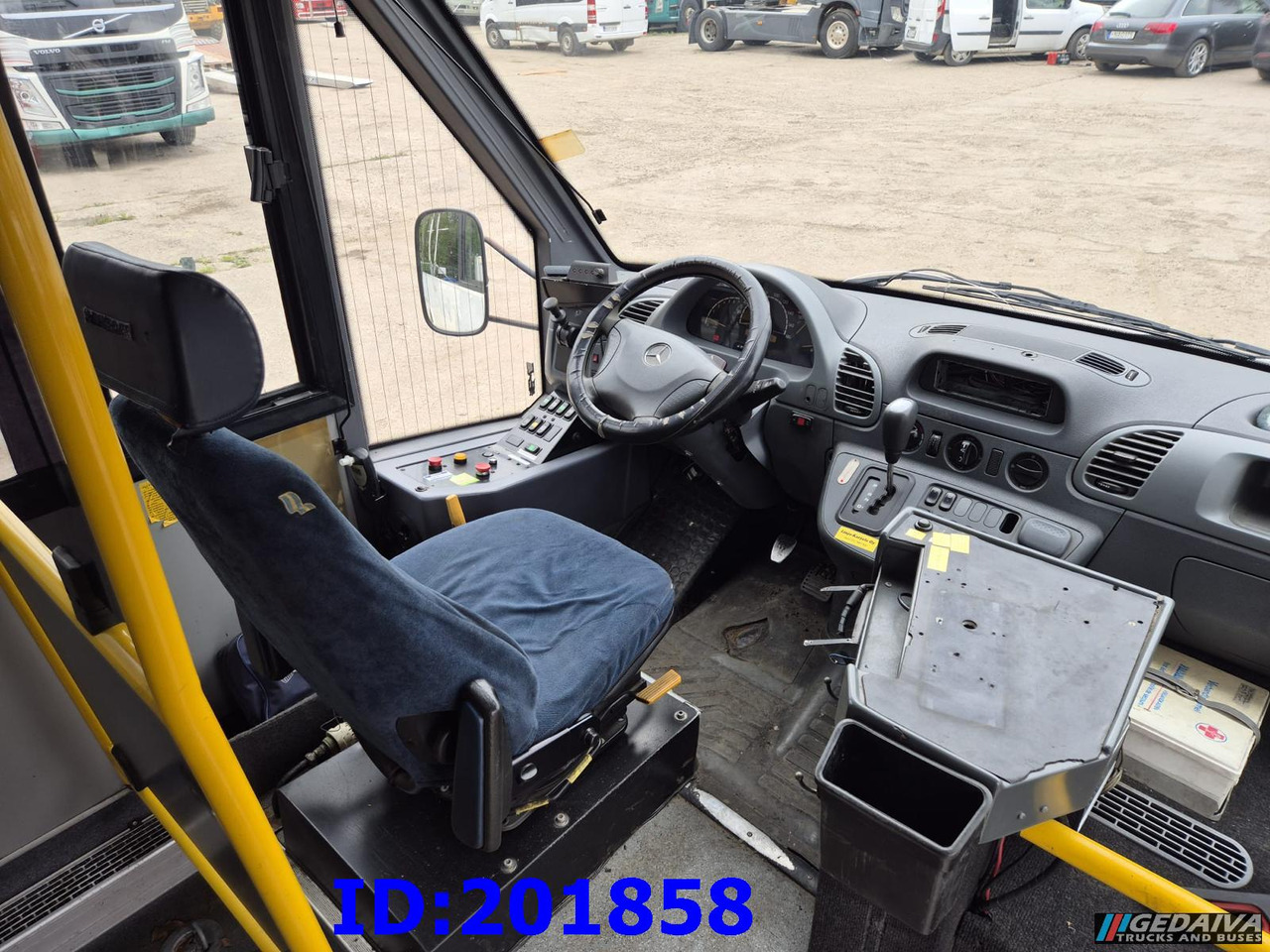 Linienbus MERCEDES-BENZ Sprinter 616 - 27 Place: das Bild 9
