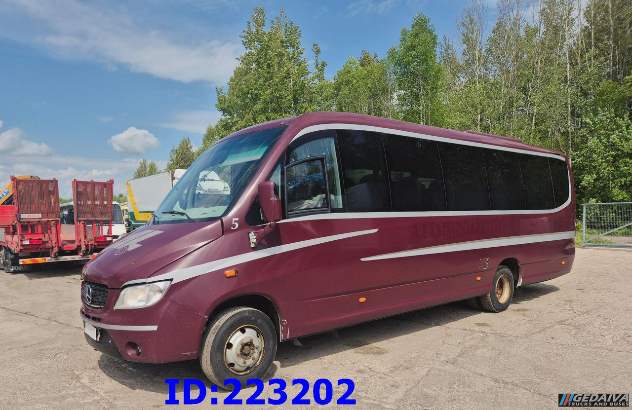 MERCEDES-BENZ Sunrider 818D Vario 33 - Seater - Reisebus: das Bild 1 MERCEDES-BENZ Sunrider 818D Vario 33 - Seater - Reisebus: das Bild 1
