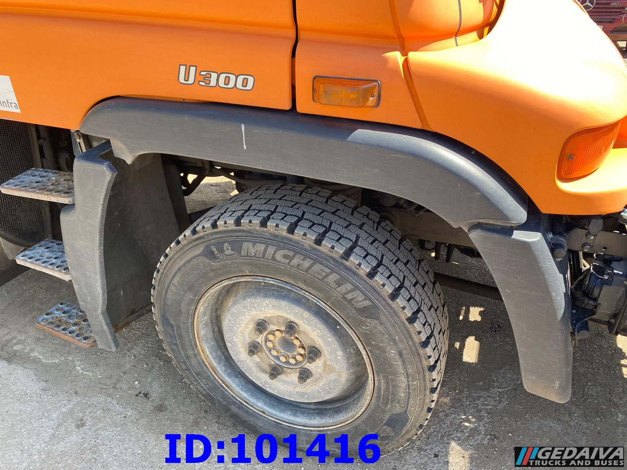 Schneeräumfahrzeug MERCEDES-BENZ Unimog U300 4X4: das Bild 9 Schneeräumfahrzeug MERCEDES-BENZ Unimog U300 4X4: das Bild 9