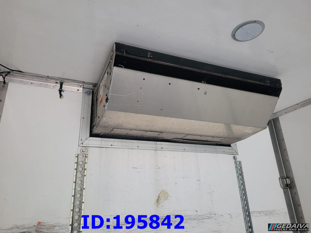 THERMO KING T-1000R - Kühlaggregat: das Bild 2 THERMO KING T-1000R - Kühlaggregat: das Bild 2