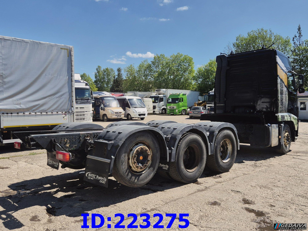 VOLVO FH13 540HP 8X4 (Steering axle) RETARDER - Fahrgestell LKW: das Bild 5 VOLVO FH13 540HP 8X4 (Steering axle) RETARDER - Fahrgestell LKW: das Bild 5