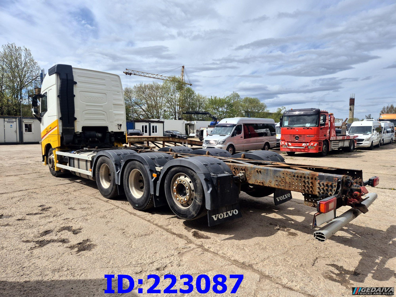 VOLVO FH13 540HP 8x4 Lifting axle - Fahrgestell LKW: das Bild 2 VOLVO FH13 540HP 8x4 Lifting axle - Fahrgestell LKW: das Bild 2