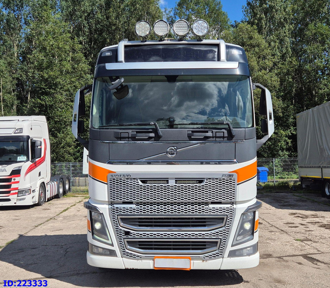 VOLVO FH16 650HP 8X4 (Steering axle) - Fahrgestell LKW: das Bild 2 VOLVO FH16 650HP 8X4 (Steering axle) - Fahrgestell LKW: das Bild 2