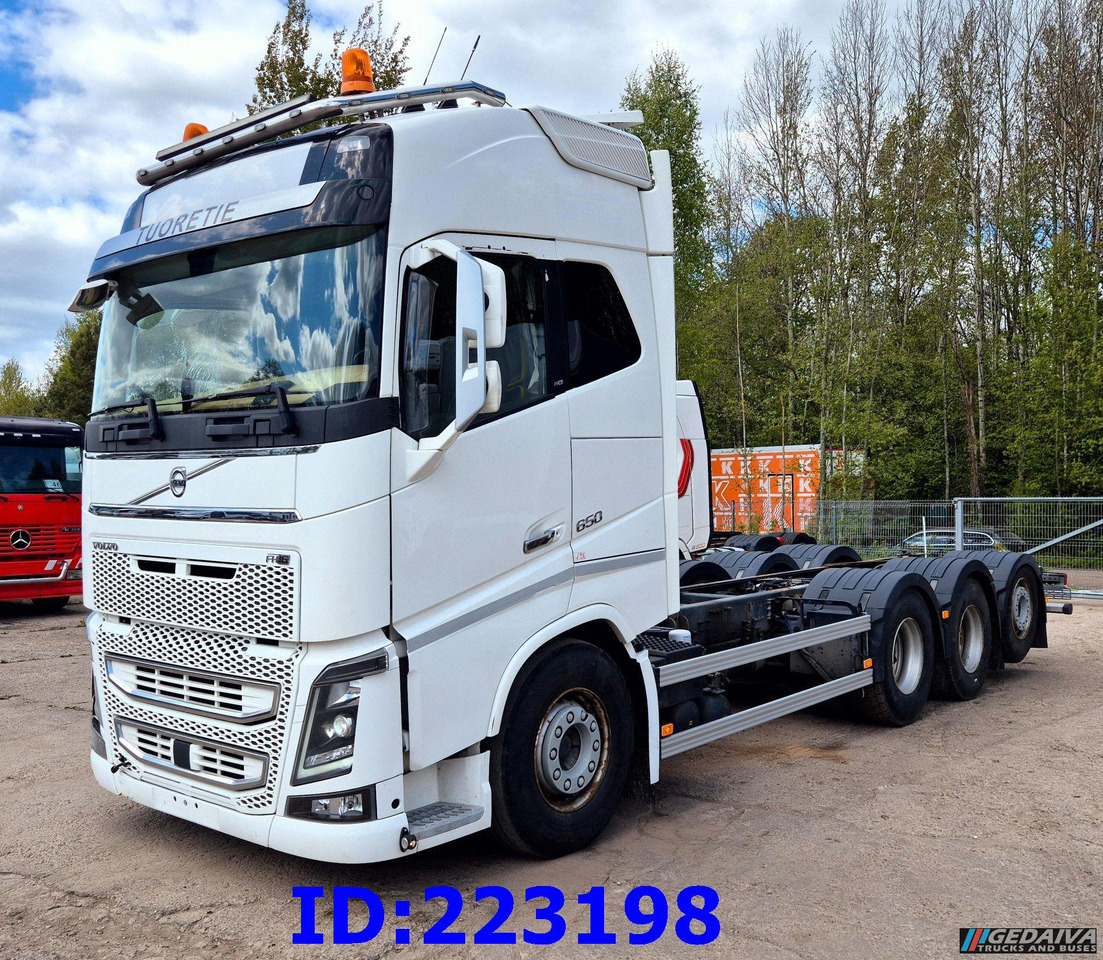 VOLVO FH16 650HP 8X4 (Steering axle) - Fahrgestell LKW: das Bild 1 VOLVO FH16 650HP 8X4 (Steering axle) - Fahrgestell LKW: das Bild 1