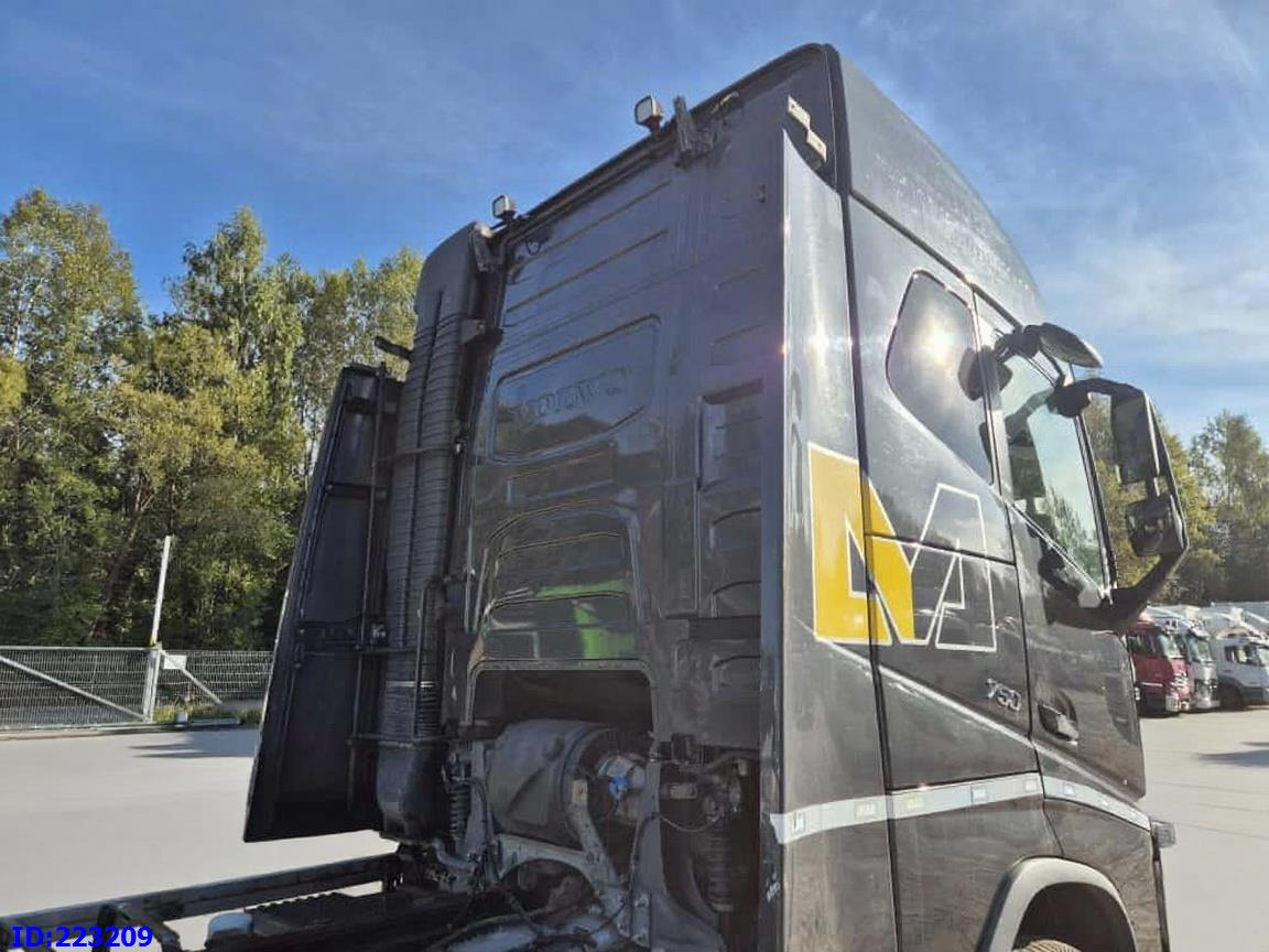 VOLVO FH16 750HP 8x4 Steering axle - Fahrgestell LKW: das Bild 5 VOLVO FH16 750HP 8x4 Steering axle - Fahrgestell LKW: das Bild 5