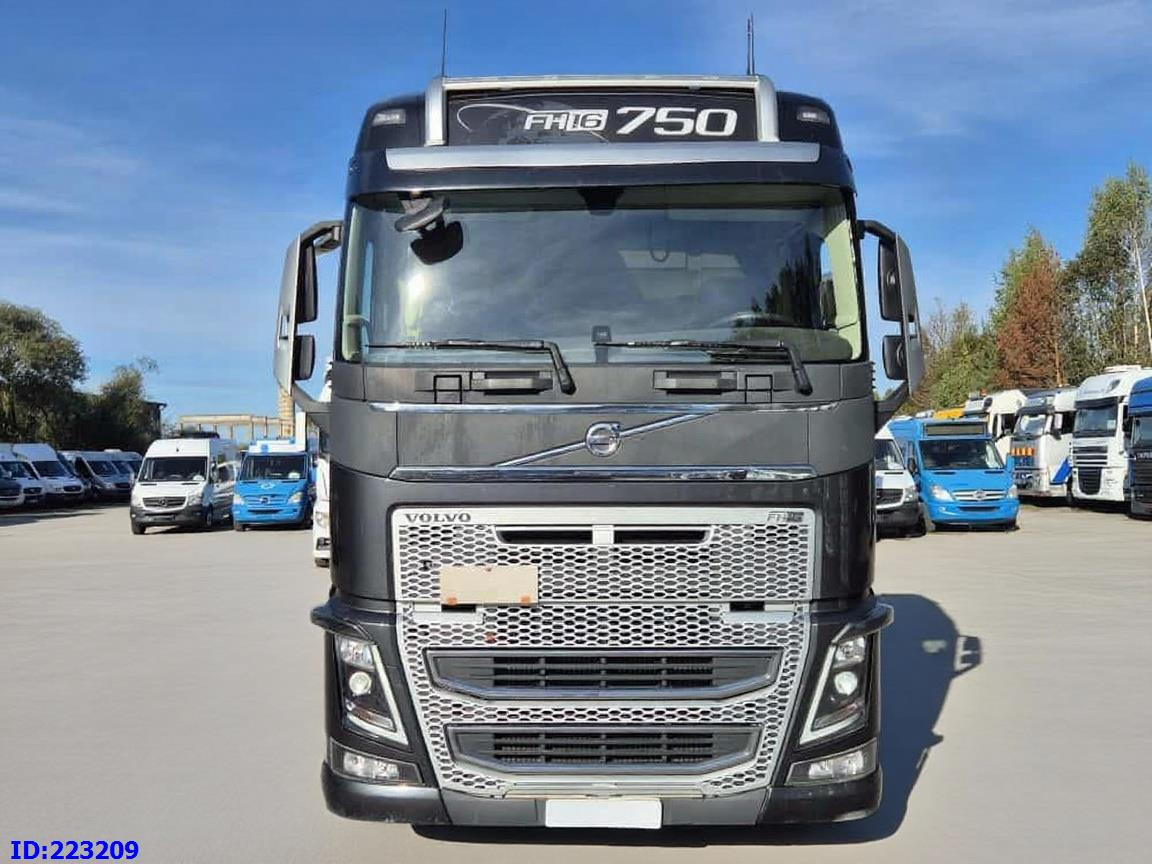 VOLVO FH16 750HP 8x4 Steering axle - Fahrgestell LKW: das Bild 2 VOLVO FH16 750HP 8x4 Steering axle - Fahrgestell LKW: das Bild 2