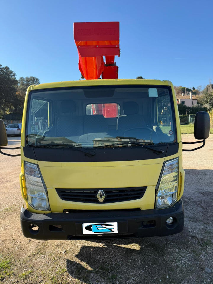 - LKW mit Arbeitsbühne: das Bild 2 - LKW mit Arbeitsbühne: das Bild 2