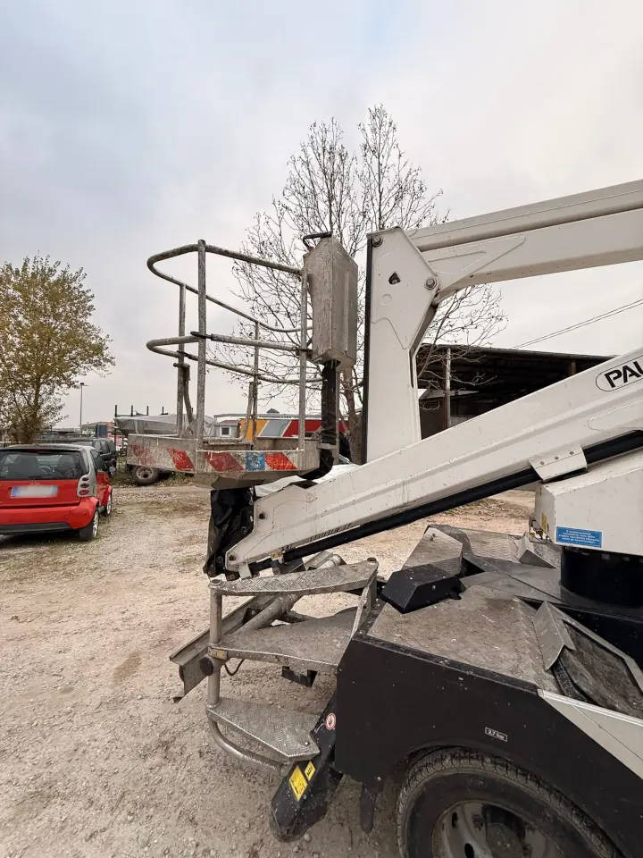 PALFINGER P 240 A - LKW mit Arbeitsbühne: das Bild 2 PALFINGER P 240 A - LKW mit Arbeitsbühne: das Bild 2