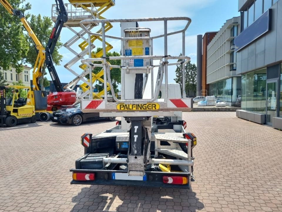 Palfinger P 240 AXE - LKW mit Arbeitsbühne: das Bild 4 Palfinger P 240 AXE - LKW mit Arbeitsbühne: das Bild 4