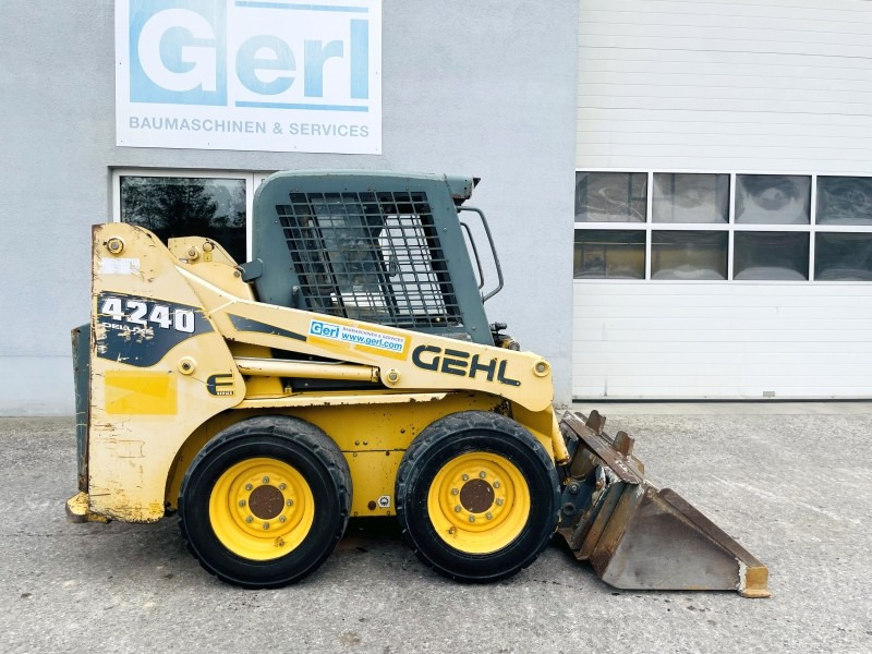 Gehl SL4240 (3746) - Kompaktlader: das Bild 2 Gehl SL4240 (3746) - Kompaktlader: das Bild 2