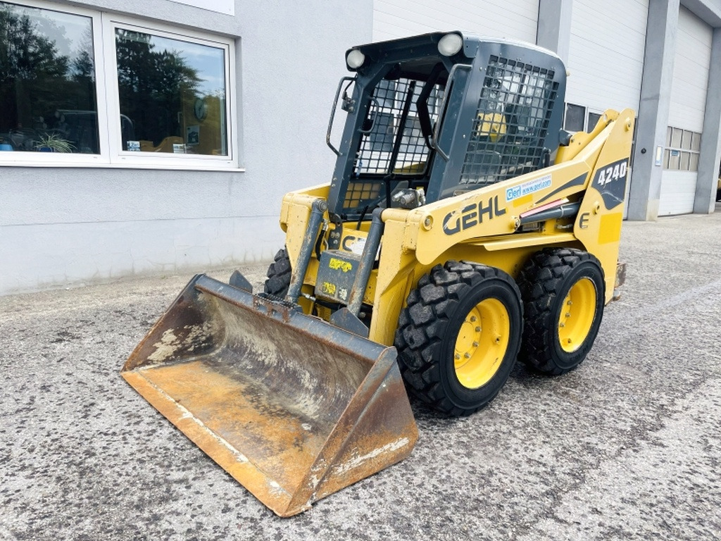 Gehl SL4240 (4035) - Kompaktlader: das Bild 4 Gehl SL4240 (4035) - Kompaktlader: das Bild 4