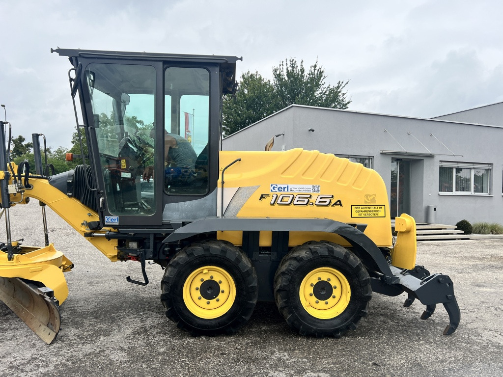 New Holland F 106.6 A (111602) - Grader: das Bild 2 New Holland F 106.6 A (111602) - Grader: das Bild 2