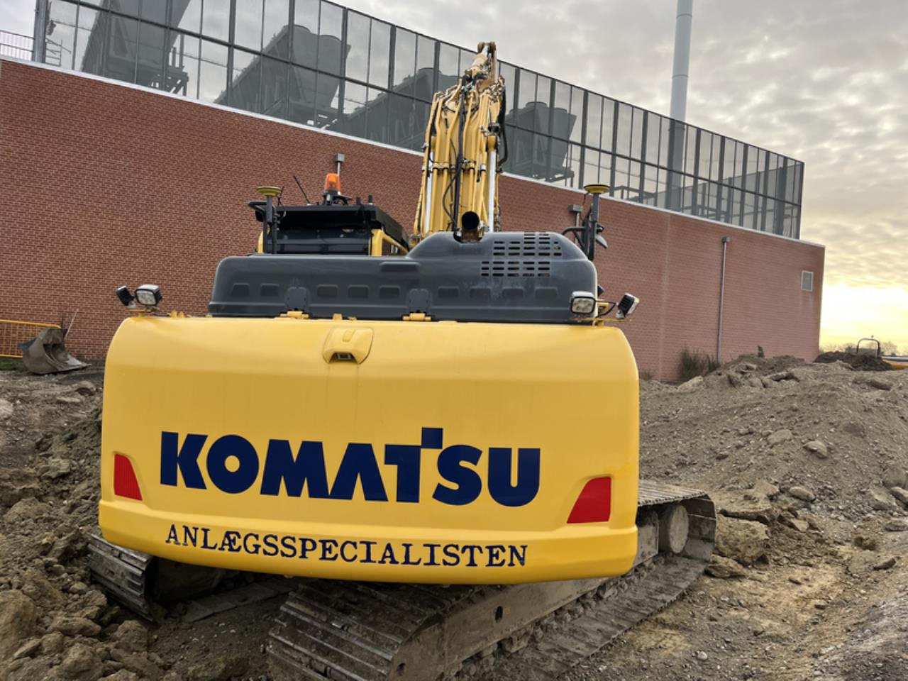 Komatsu PC210LC-11 - Kettenbagger: das Bild 4 Komatsu PC210LC-11 - Kettenbagger: das Bild 4
