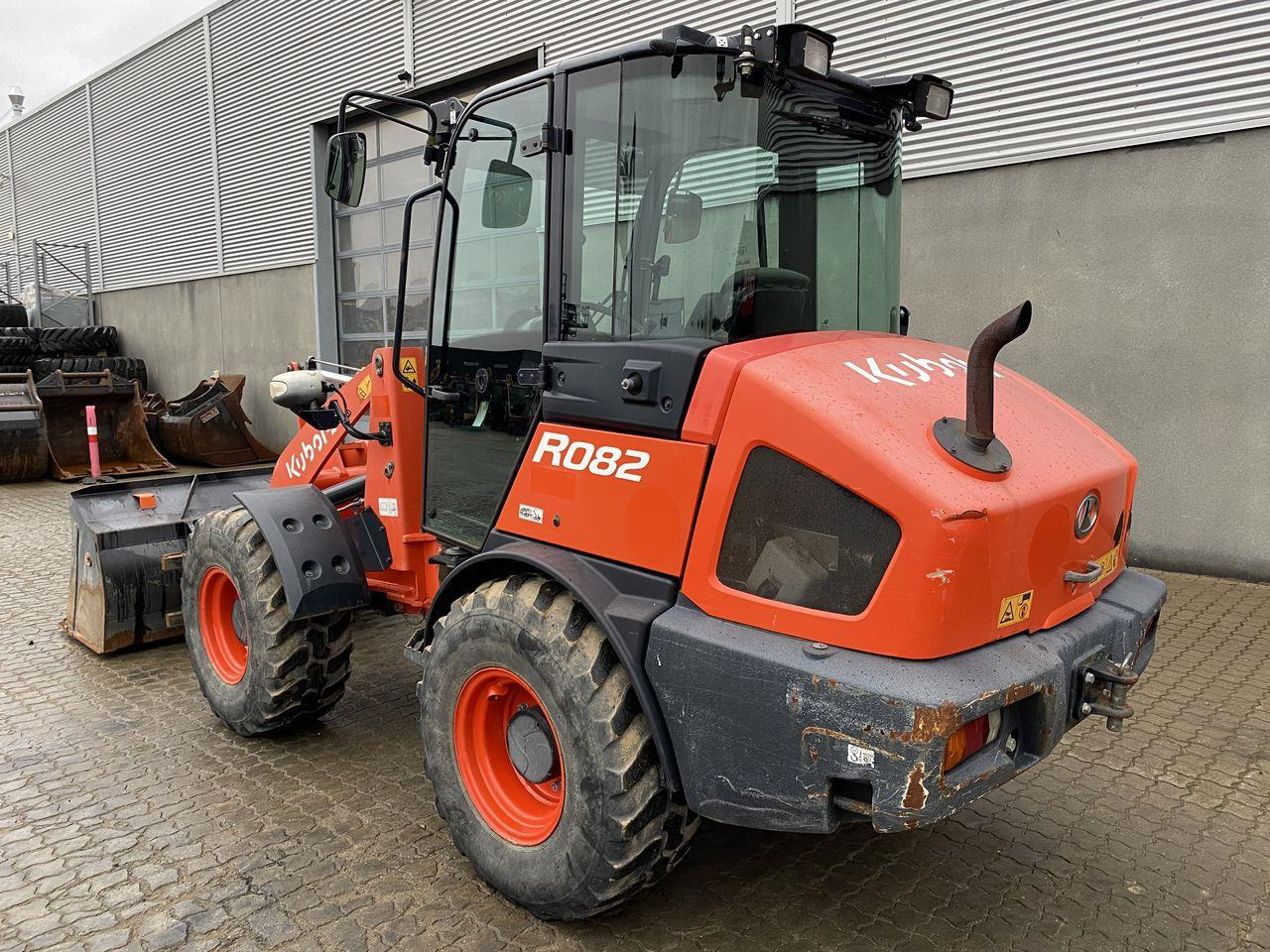 Kubota R082 - Hoflader: das Bild 2 Kubota R082 - Hoflader: das Bild 2