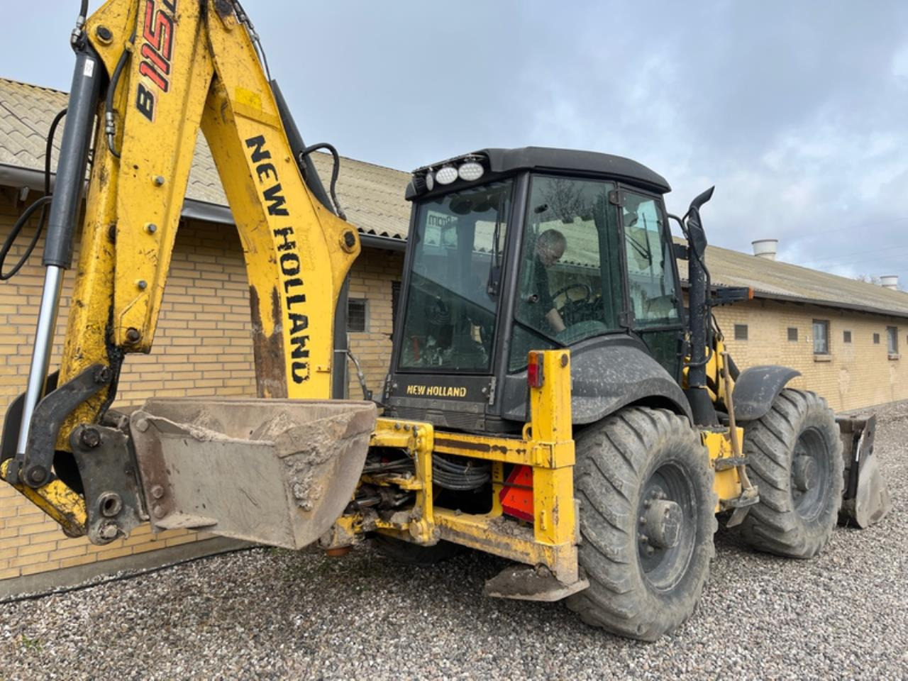 New Holland LB115 - Baggerlader: das Bild 2 New Holland LB115 - Baggerlader: das Bild 2