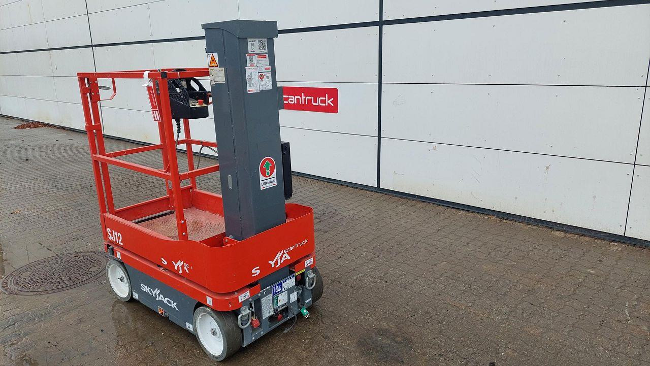 Skyjack SJ12 - Teleskopmastbühne: das Bild 2 Skyjack SJ12 - Teleskopmastbühne: das Bild 2