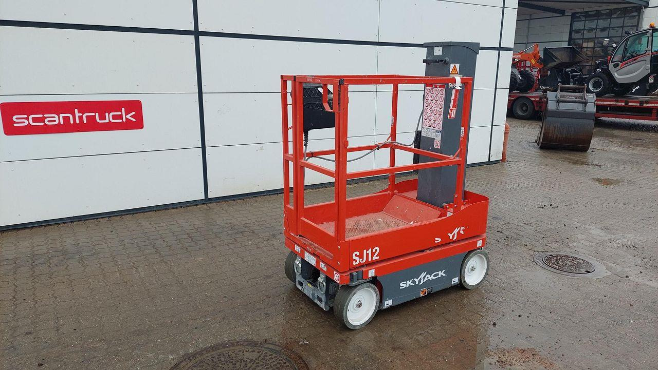 Skyjack SJ12 - Teleskopmastbühne: das Bild 1 Skyjack SJ12 - Teleskopmastbühne: das Bild 1