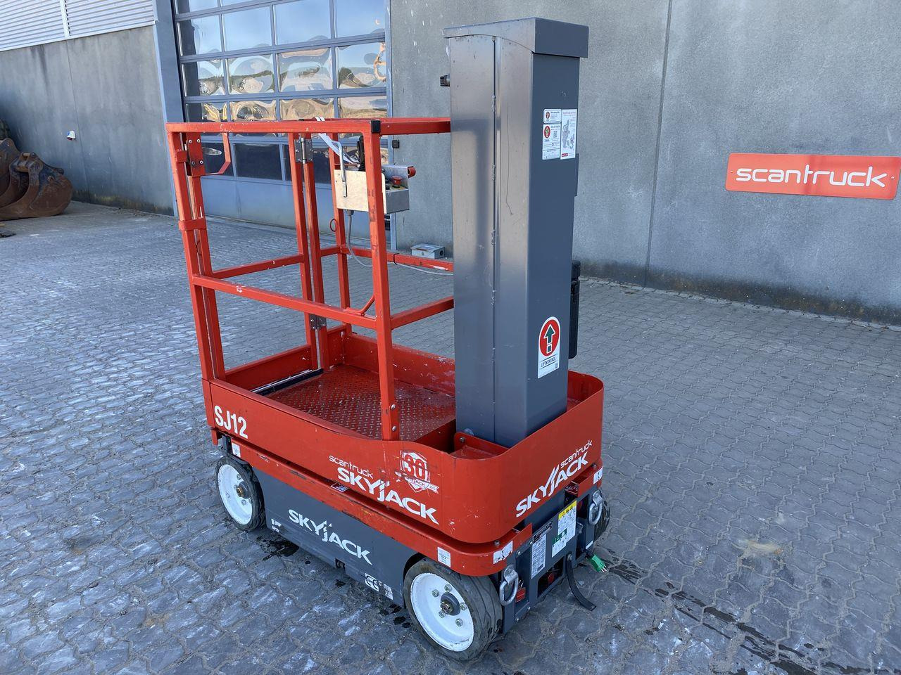 Skyjack SJ12 - Teleskopmastbühne: das Bild 2 Skyjack SJ12 - Teleskopmastbühne: das Bild 2