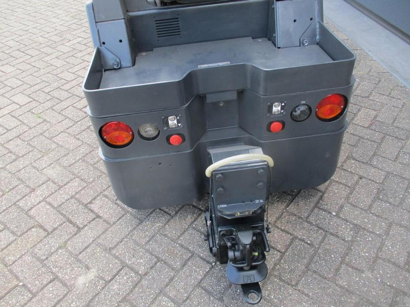 Linde P 60 - Schleppfahrzeug: das Bild 5 Linde P 60 - Schleppfahrzeug: das Bild 5