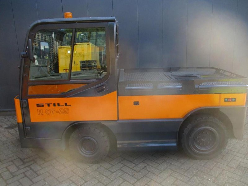 Still R07-25 - Schleppfahrzeug: das Bild 3 Still R07-25 - Schleppfahrzeug: das Bild 3