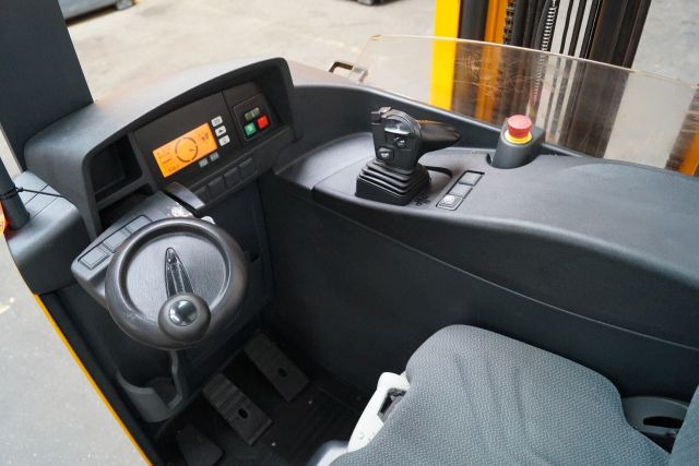 Jungheinrich ETV216 - Schubmaststapler: das Bild 3 Jungheinrich ETV216 - Schubmaststapler: das Bild 3