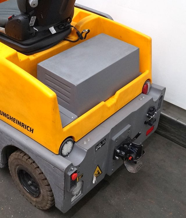 Jungheinrich EZS570 - Schleppfahrzeug: das Bild 4 Jungheinrich EZS570 - Schleppfahrzeug: das Bild 4