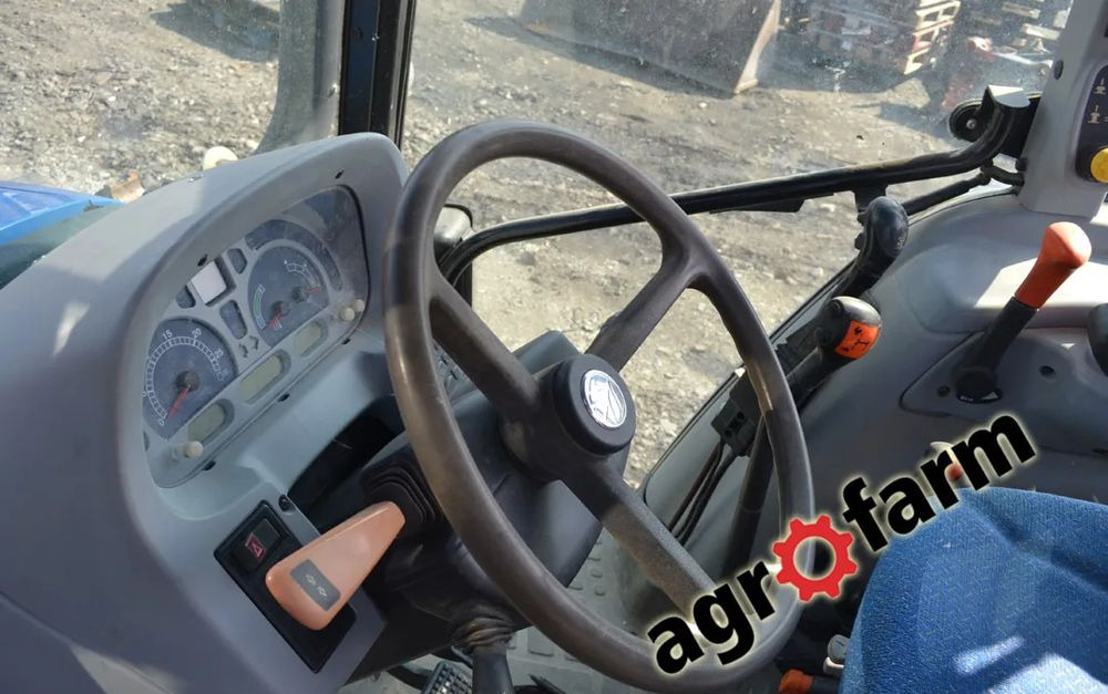 New Holland T5050 skrzynia silnik most obudowa piasta blok zawór - Getriebe für Landmaschine: das Bild 4 New Holland T5050 skrzynia silnik most obudowa piasta blok zawór - Getriebe für Landmaschine: das Bild 4