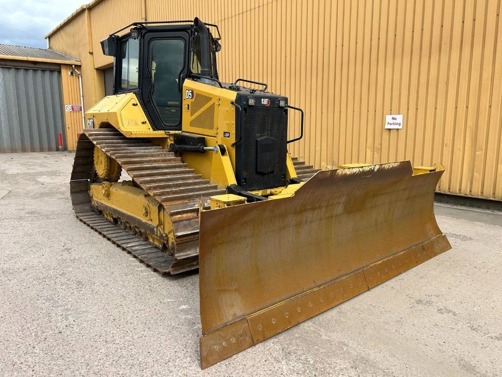 CAT D 5 LGP - Bulldozer: das Bild 2 CAT D 5 LGP - Bulldozer: das Bild 2