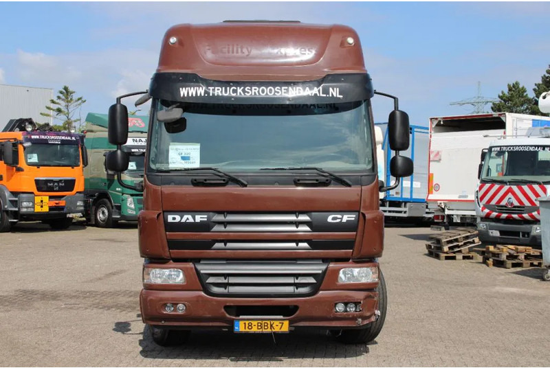 DAF CF 65 220 + lift + euro 5 - Fahrgestell LKW: das Bild 2 DAF CF 65 220 + lift + euro 5 - Fahrgestell LKW: das Bild 2