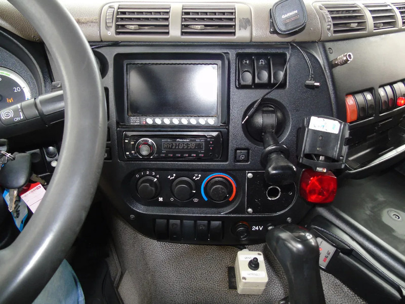 Autokran DAF CF 75.310 + HIAB 200 C5 + MANUAL + REMOTE + 6X2 STEERING: das Bild 14