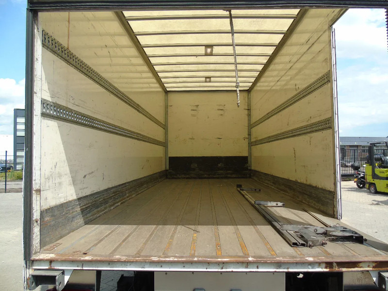 DAF LF 210 + euro 6 + lift + 3P - Koffer LKW: das Bild 4 DAF LF 210 + euro 6 + lift + 3P - Koffer LKW: das Bild 4